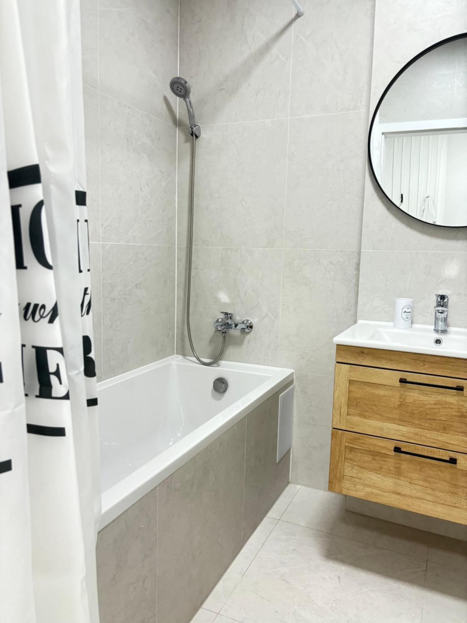 Dream Town Apartaments Біля Залізничного Вокзалу Lutsʼk Εξωτερικό φωτογραφία